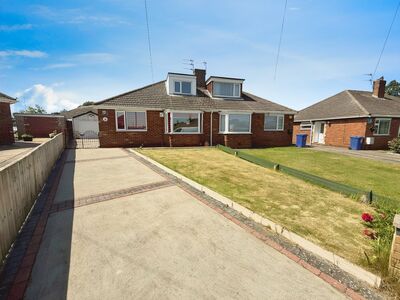 2 bedroom Semi Detached Bungalow for sale