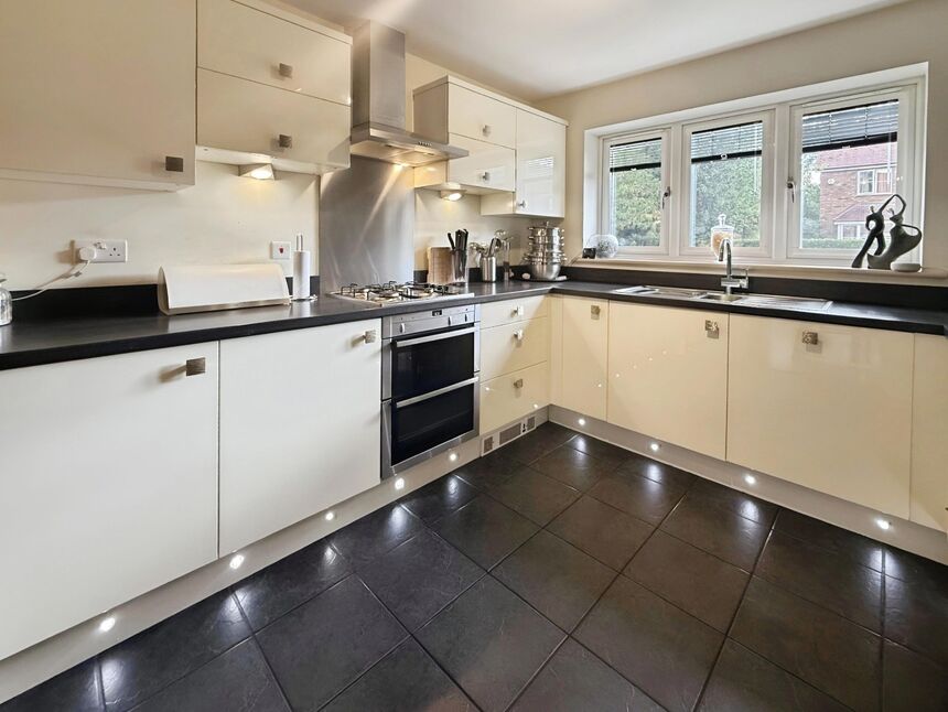 Kitchen / Diner