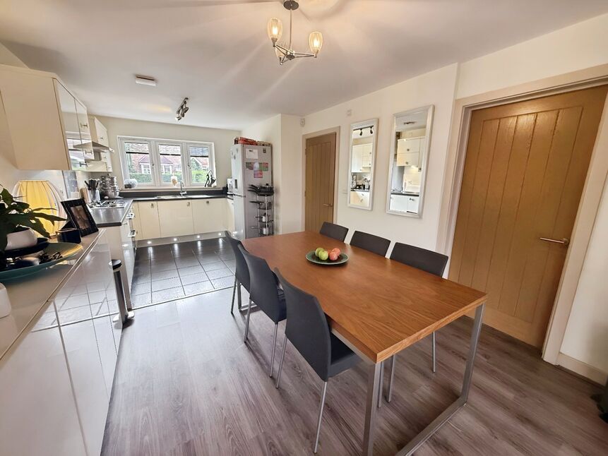 Kitchen / Diner