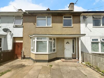 3 bedroom Mid Terrace House to rent