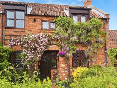 Whitehall Country Cottages, 2 bedroom Semi Detached Property for sale, &pound;215,000