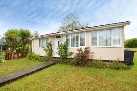2 bedroom Detached Property for sale