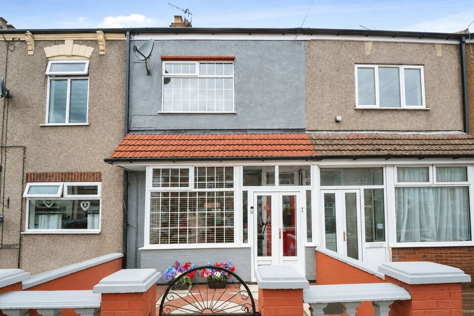 Main image of 2 bedroom Mid Terrace House for sale, Earl Street, Grimsby, Lincolnshire, DN31