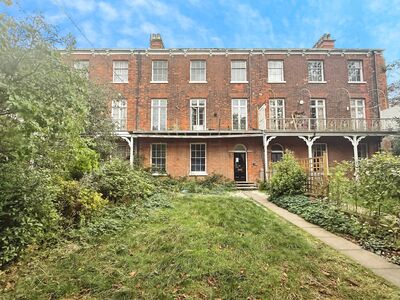 2 bedroom  Flat for sale