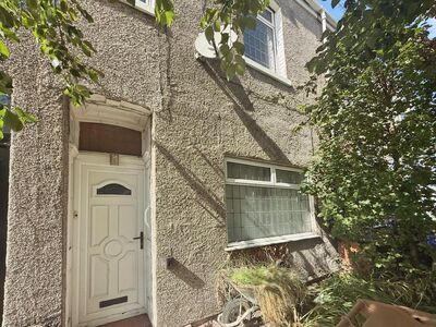 3 bedroom Mid Terrace House for sale