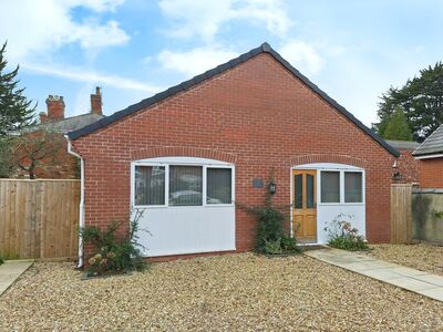 2 bedroom  Bungalow to rent
