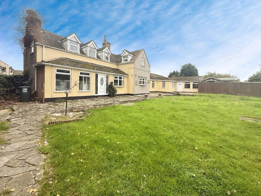 Main image of 5 bedroom Detached House for sale, Peppercorn Walk, Holton-le-Clay, Lincolnshire, DN36