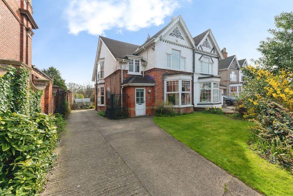 Main image of 4 bedroom Semi Detached House for sale, Brighowgate, Grimsby, Lincolnshire, DN32