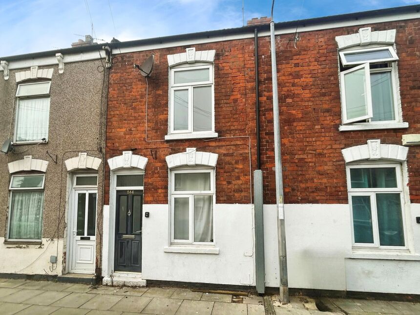 Main image of 2 bedroom Mid Terrace House to rent, Rutland Street, Grimsby, Lincolnshire, DN32