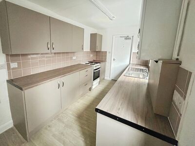 Rutland Street, 2 bedroom Mid Terrace House to rent, &pound;550 pcm