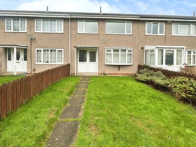 Campbell Grove, 2 bedroom Mid Terrace House to rent, &pound;675 pcm