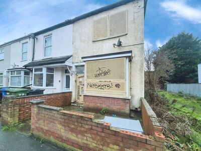 Convamore Road, 3 bedroom End Terrace House for sale, &pound;40,000