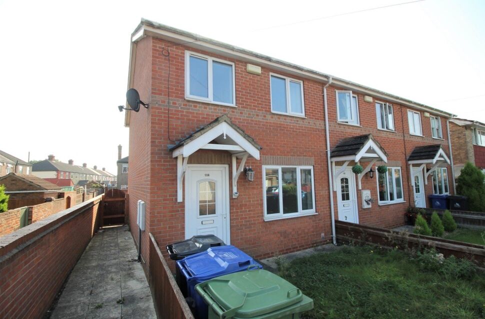Main image of 3 bedroom End Terrace House to rent, Salamander Close, Grimsby, Lincolnshire, DN31