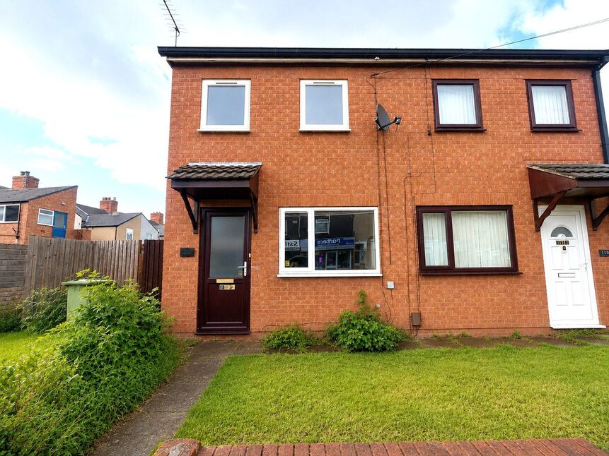 Main image of 2 bedroom Semi Detached House to rent, Oxford Street, Grimsby, Lincolnshire, DN32