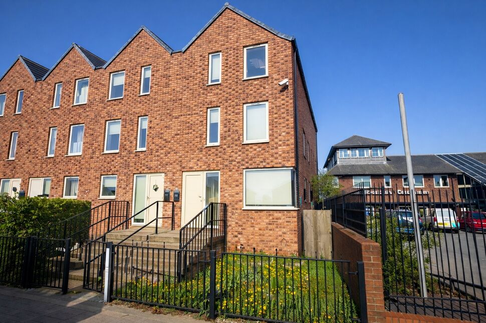 Main image of 4 bedroom End Terrace House for sale, Suggitts Lane, Cleethorpes, Lincolnshire, DN35