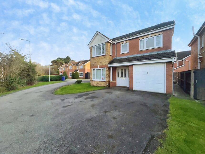 4 bedroom Detached House for sale