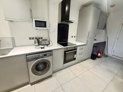 Lovett Street, 4 bedroom Mid Terrace House for sale, &pound;135,000