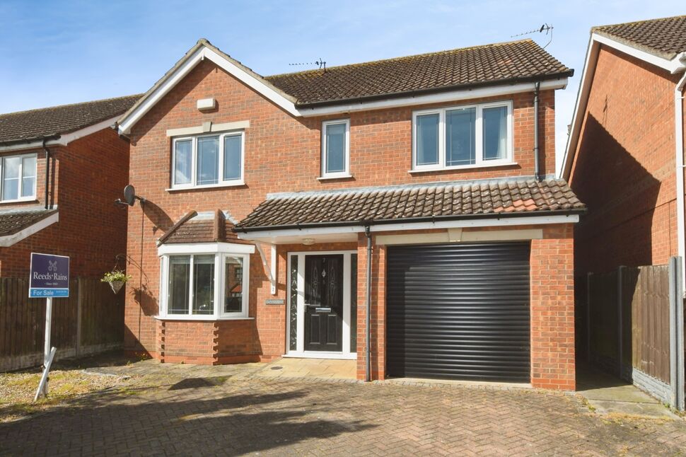 Main image of 4 bedroom Detached House for sale, Fields End, Ulceby, Lincolnshire, DN39