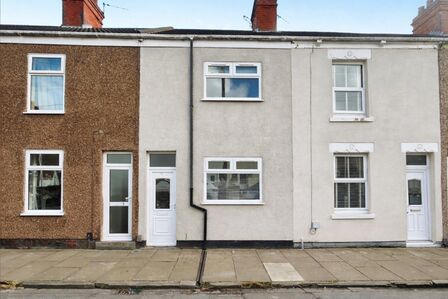2 bedroom Mid Terrace House to rent