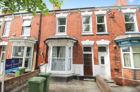 Hainton Avenue, 1 bedroom Flat to rent, &pound;475 pcm