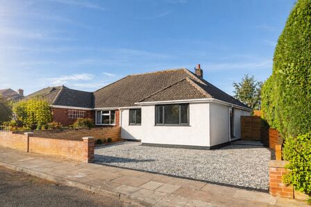 Kensington Place, 2 bedroom Semi Detached Bungalow for sale, &pound;220,000