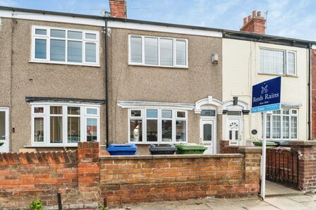 3 bedroom Mid Terrace House for sale