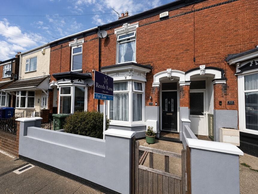 Main image of 3 bedroom Mid Terrace House for sale, David Street, Grimsby, Lincolnshire, DN32