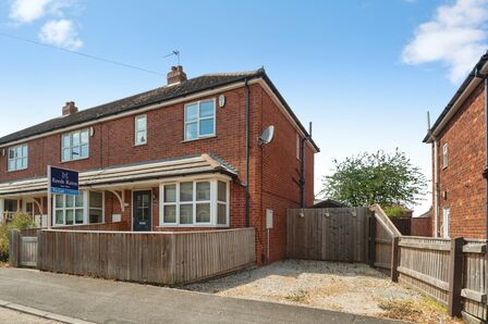 Firbeck Close, 3 bedroom Semi Detached House to rent, &pound;875 pcm