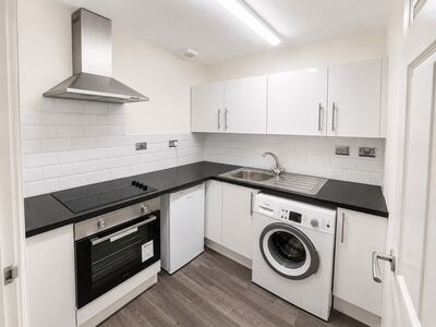 Wellington Court, 1 bedroom Flat to rent, &pound;450 pcm