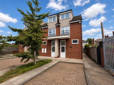 2 bedroom End Terrace House for sale