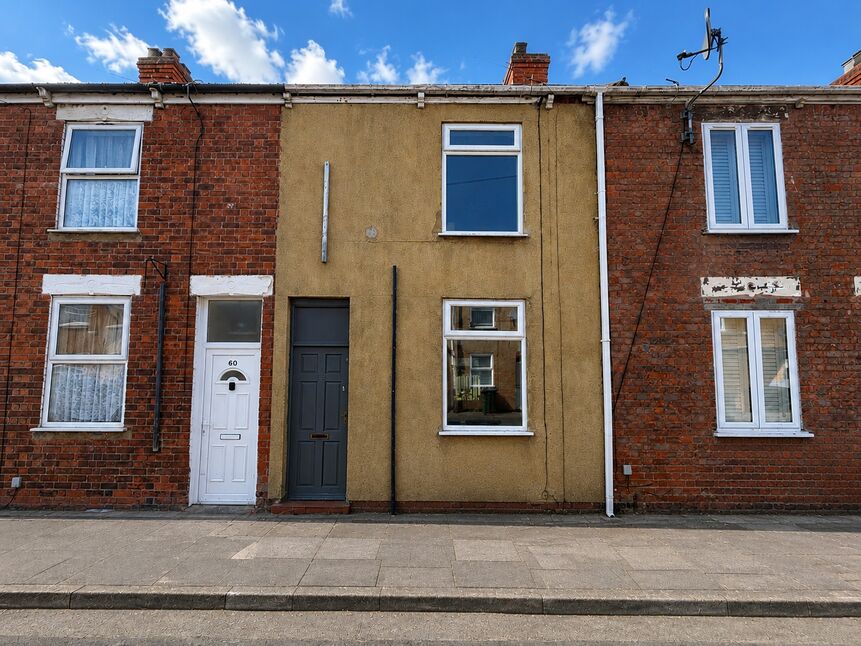 3 bedroom Mid Terrace House for sale