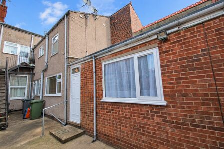 Littlefield Lane, 1 bedroom Flat to rent, &pound;485 pcm