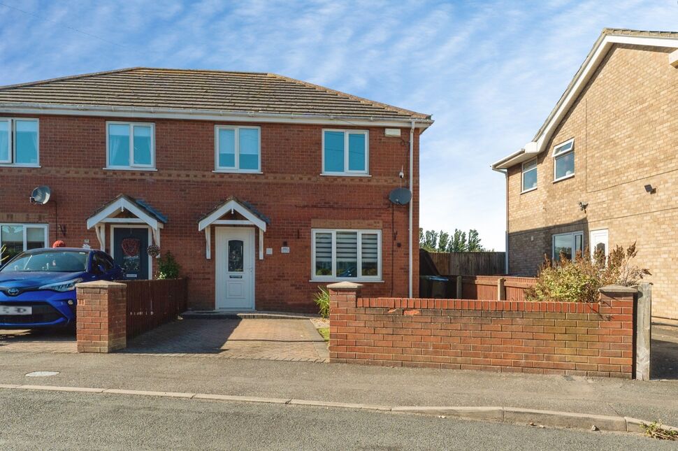 Main image of 3 bedroom Semi Detached House to rent, Salamander Close, Grimsby, Lincolnshire, DN31