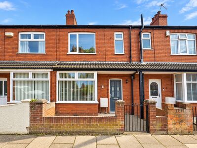 James Street, 2 bedroom Mid Terrace House to rent, &pound;625 pcm