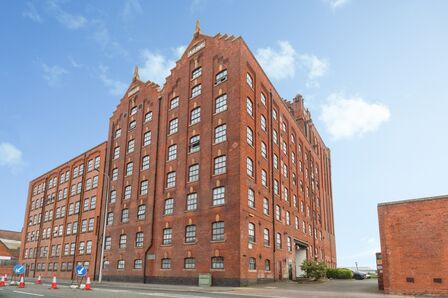 Victoria Street, 1 bedroom Flat to rent, &pound;550 pcm