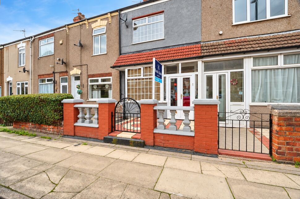 Main image of 2 bedroom Mid Terrace House for sale, Earl Street, Grimsby, Lincolnshire, DN31