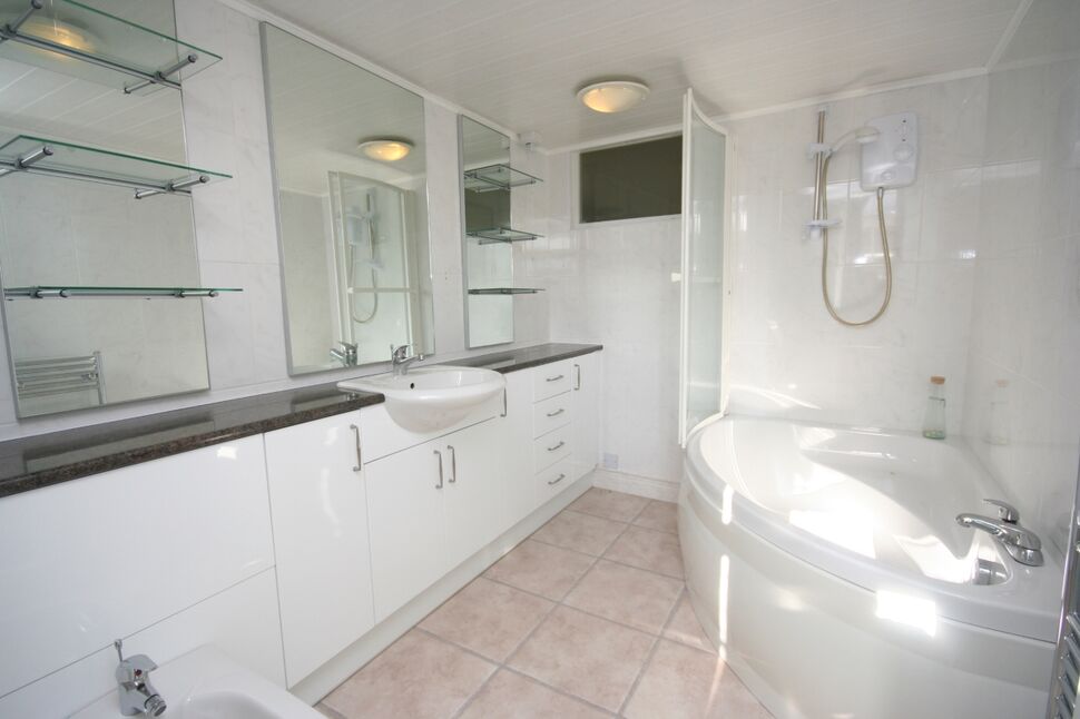 En-Suite Bathroom