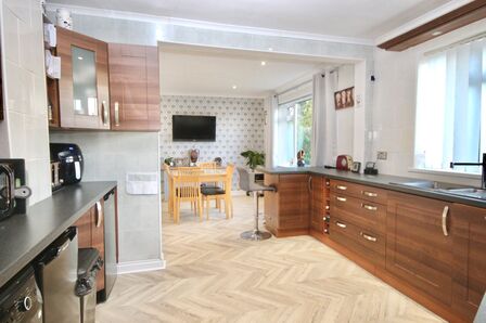 4 bedroom Detached Bungalow for sale