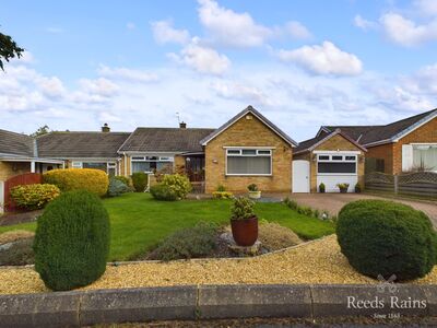 2 bedroom Semi Detached Bungalow for sale