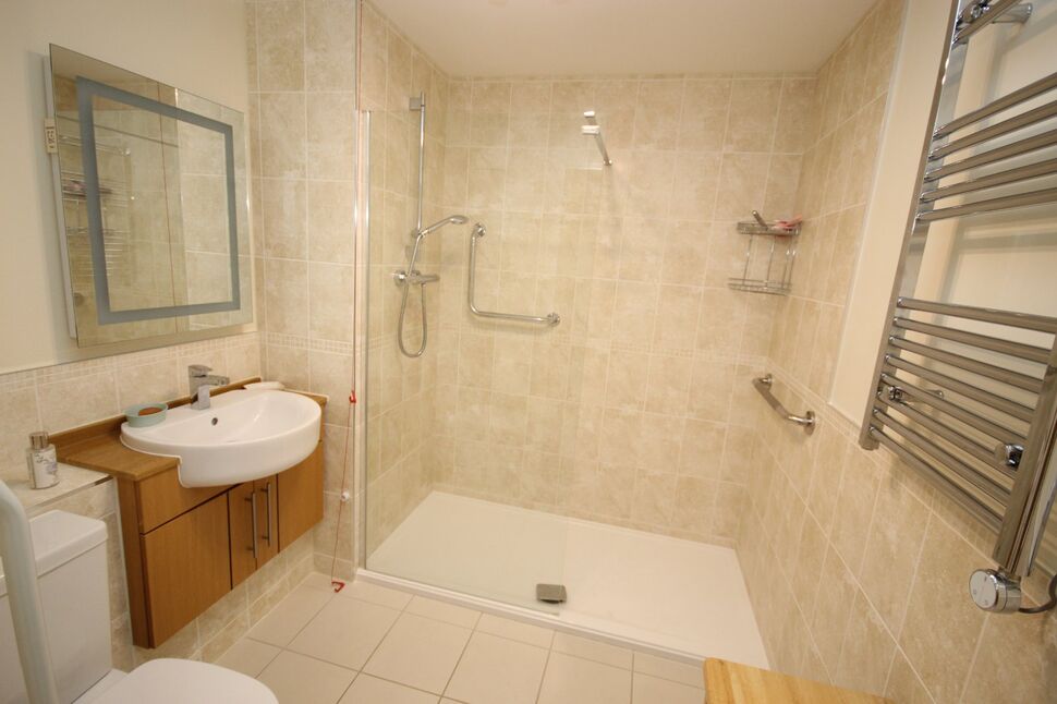 2 bedroom Flat for sale, Beckside Gardens, Guisborough, TS14 £175,000