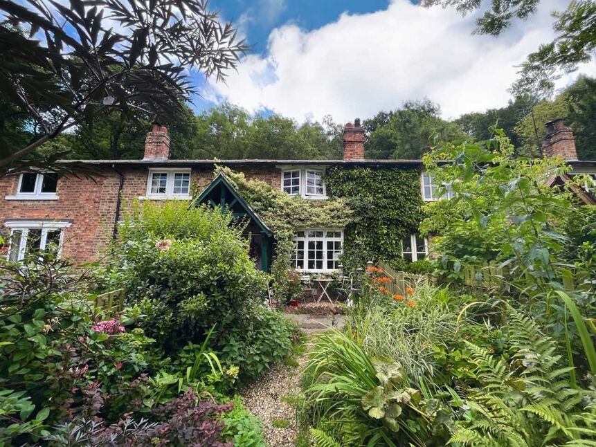 2 bedroom Mid Terrace Property for sale, Hutton Village, Guisborough