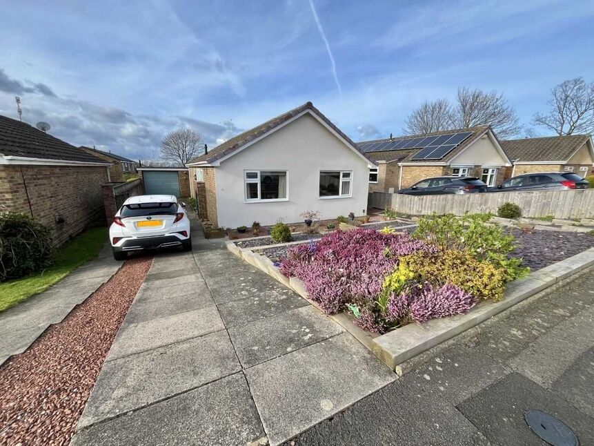 2 bedroom Detached Bungalow for sale