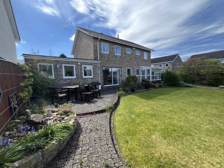 4 bedroom Detached House for sale, Heron Gate, Guisborough, TS14 £395,000