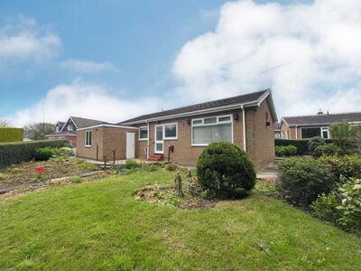 Rosecroft Avenue, 2 bedroom Detached Bungalow for sale, £215,000