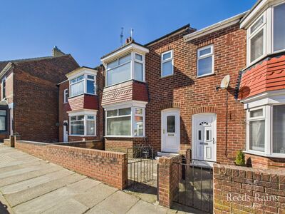 3 bedroom Mid Terrace House for sale