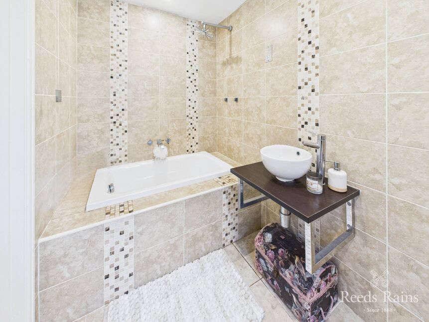 En-Suite 2