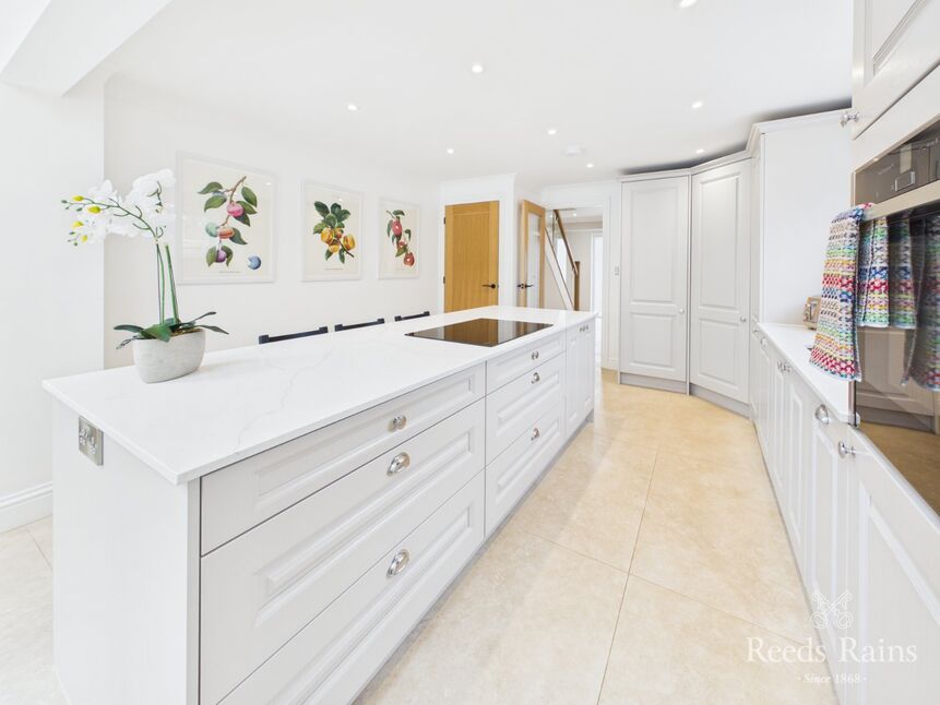 Open Plan Kitchen / Living Area