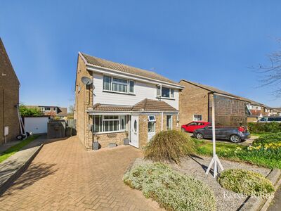 Enfield Chase, 3 bedroom Semi Detached House for sale, £200,000