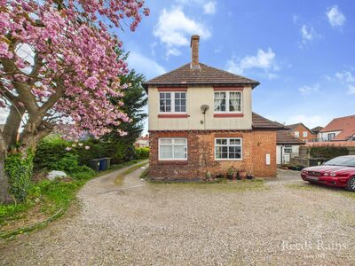 Trinity Court, 2 bedroom  Flat for sale, £100,000