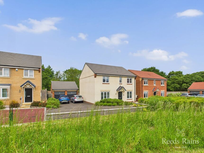 4 bedroom Detached House for sale